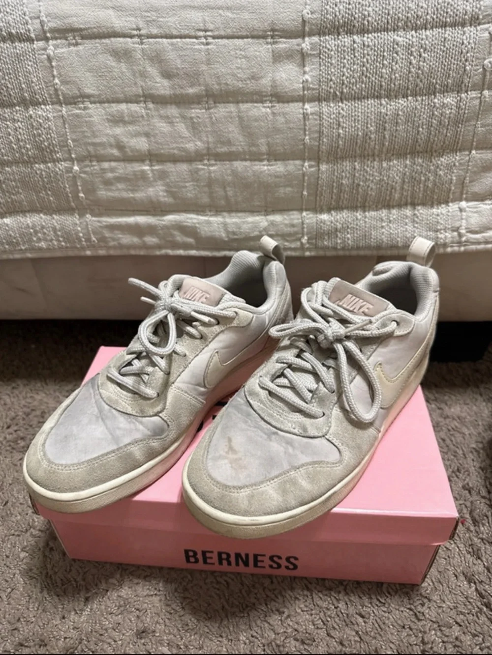 Nike Low-Top Sneakers in Light Beige